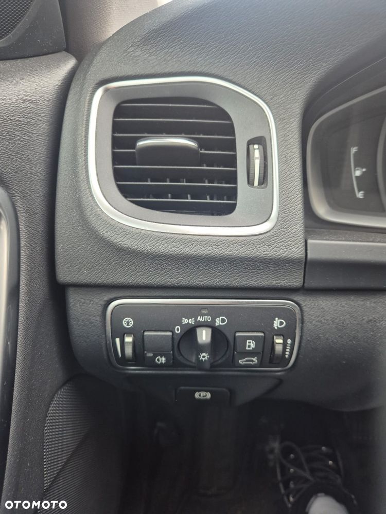 Volvo V60 D2 Geartronic Summum - 22
