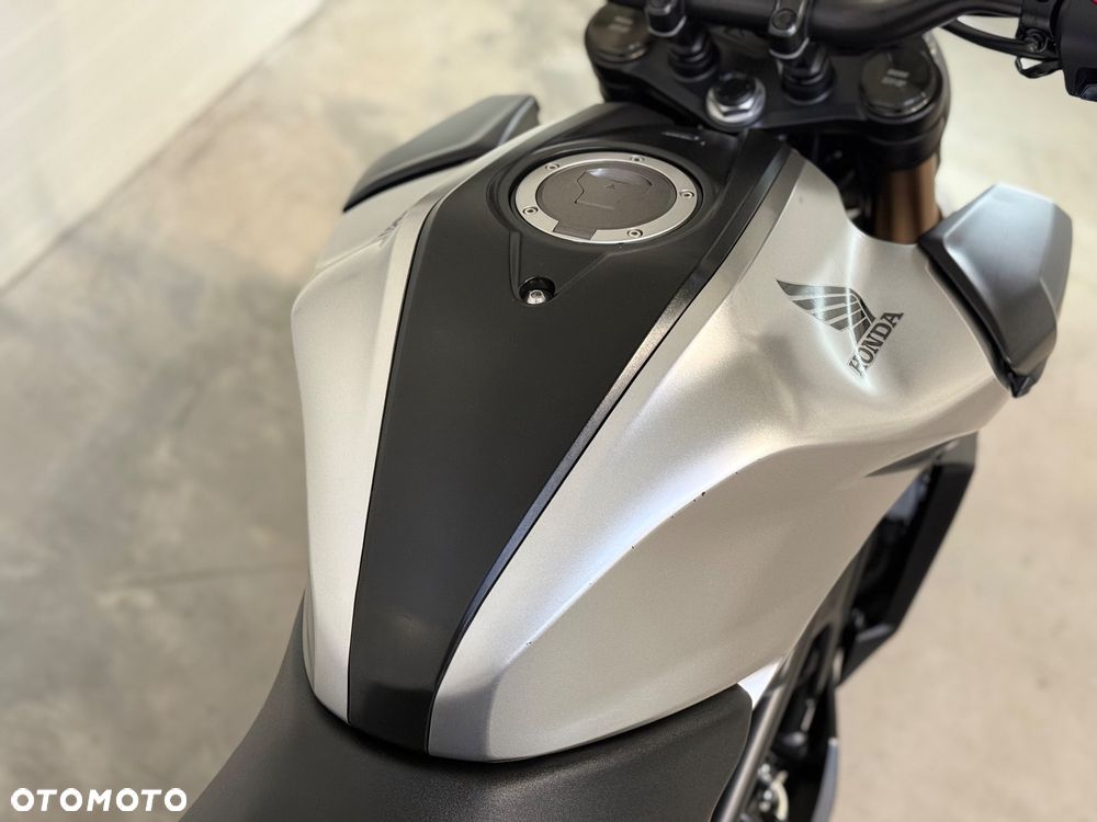Honda CB - 20