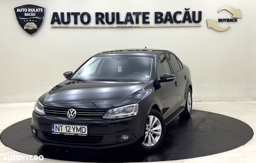 Volkswagen Jetta - 2