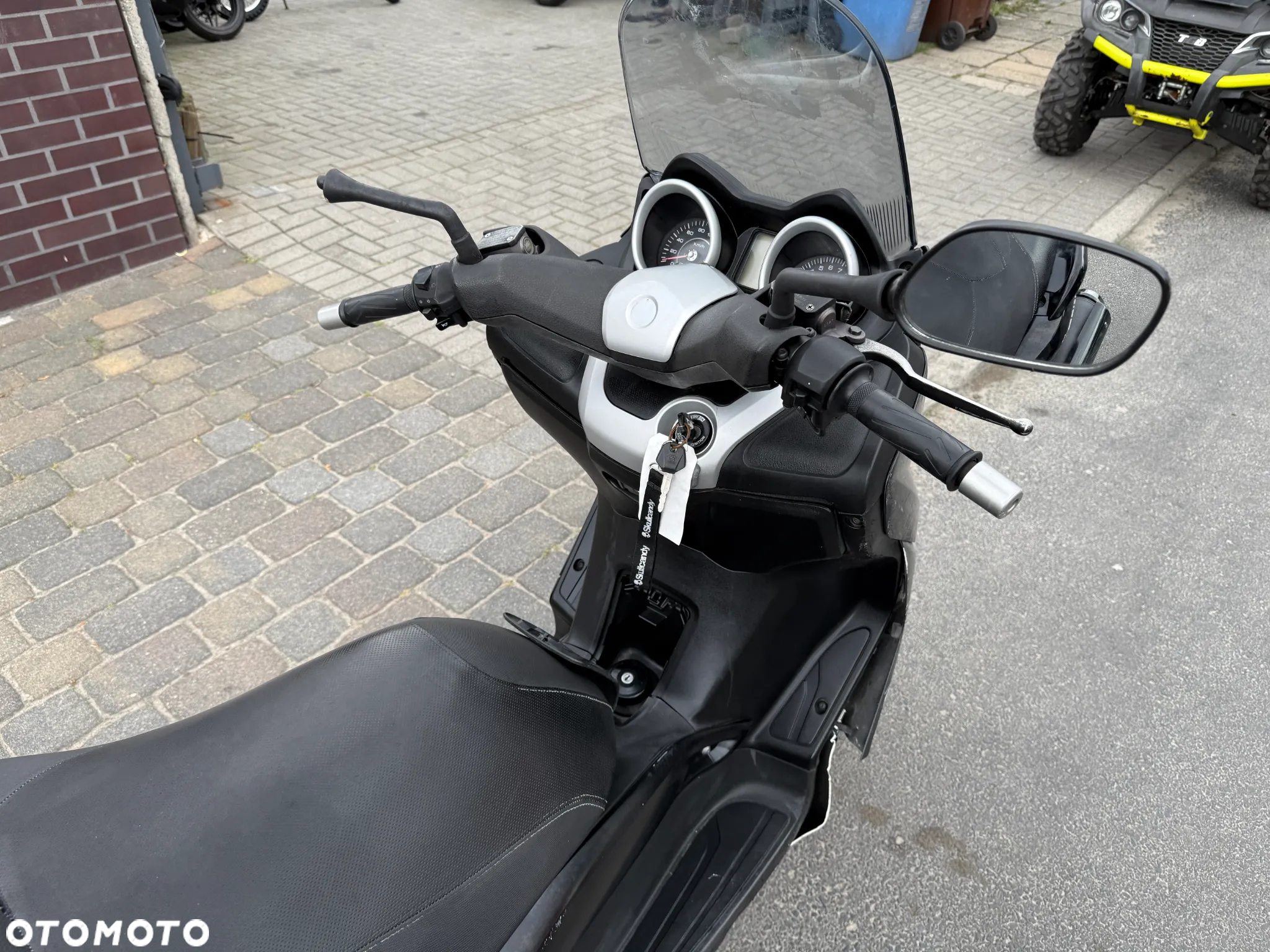 Yamaha X-max - 10