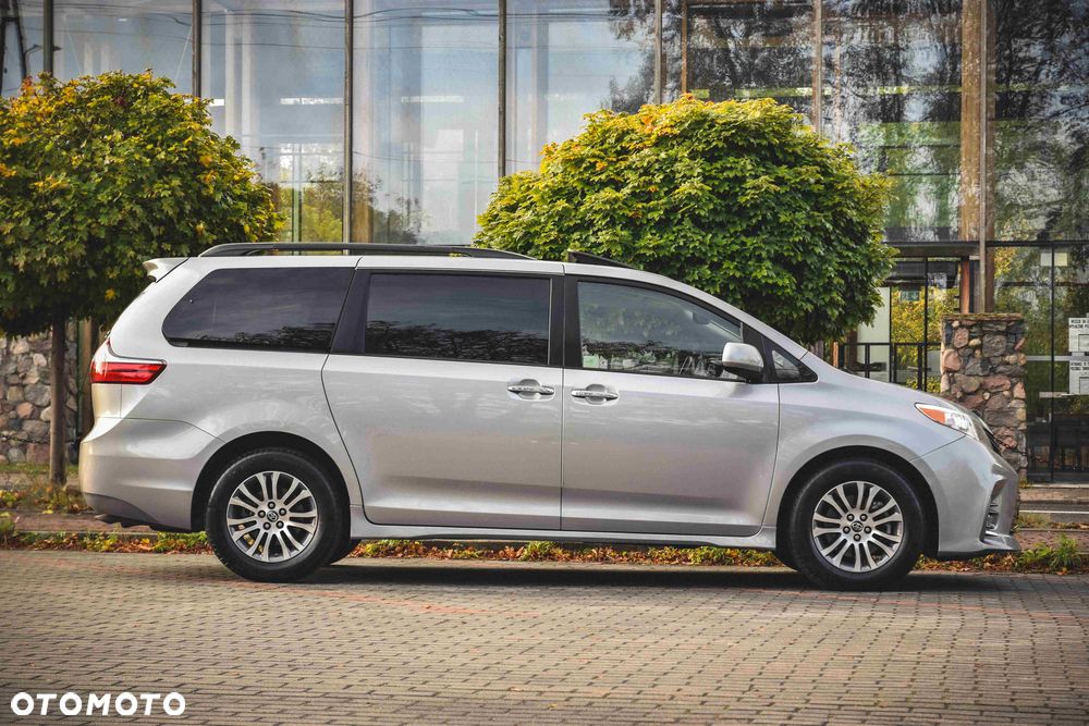 Toyota Sienna 3.5 V6 - 7