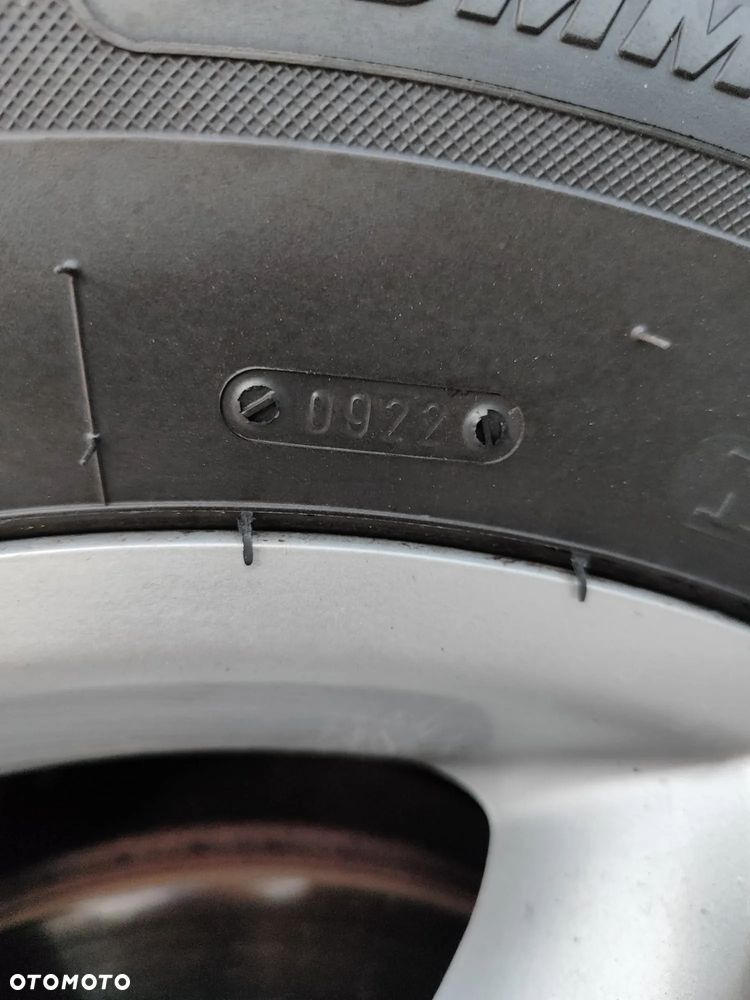 Kia Sorento 3.3 V6 LX - 26