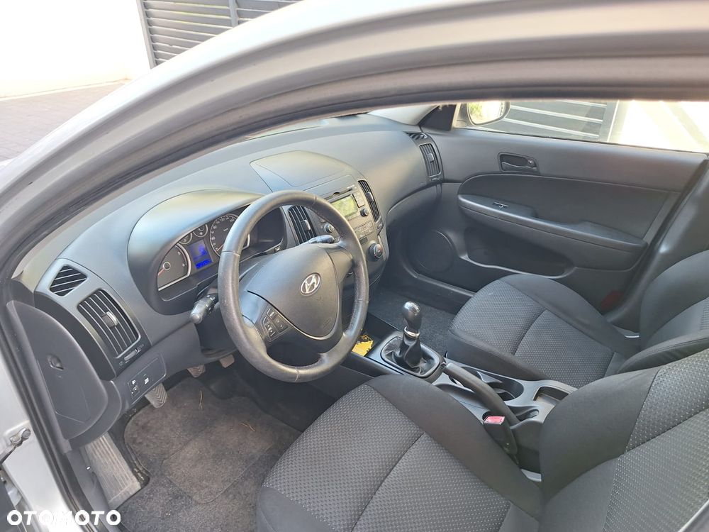 Hyundai i30 1.6 CRDi blue Classic - 13
