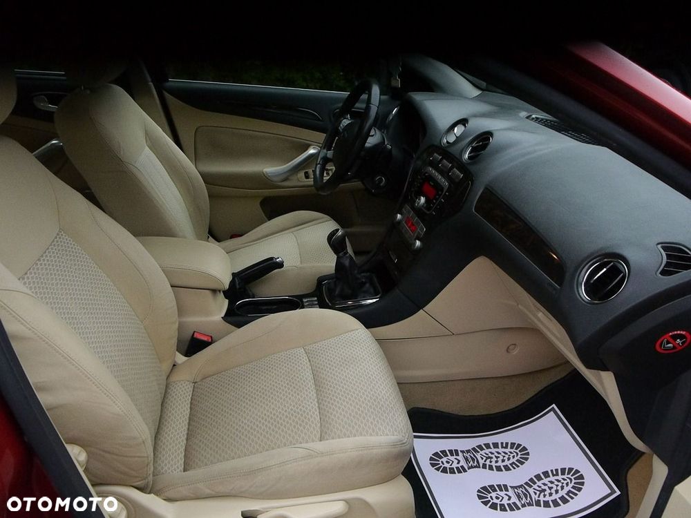 Ford Mondeo 2.0 FF Ghia - 29