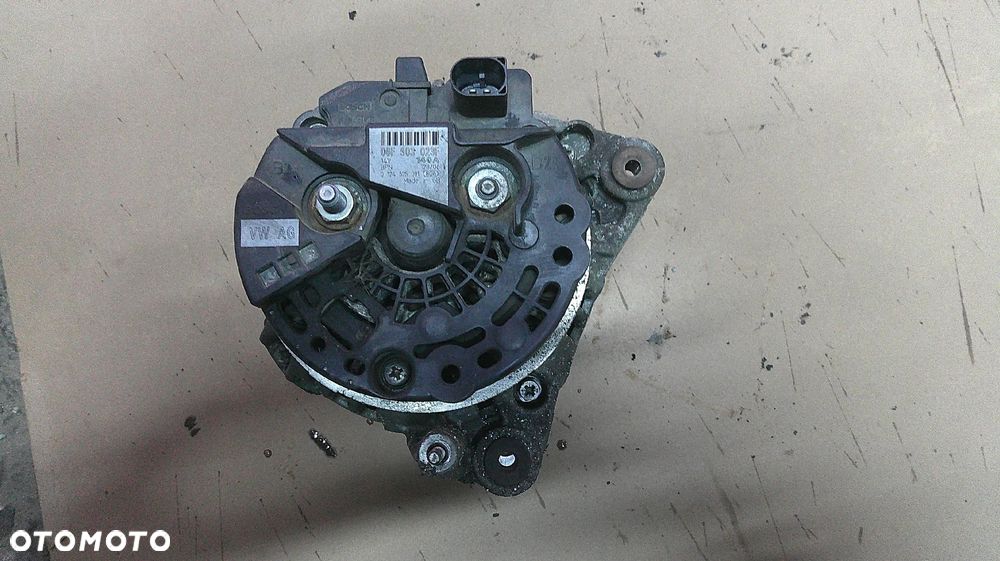 VW GOLF V 1.9 TDI ALTERNATOR - 2