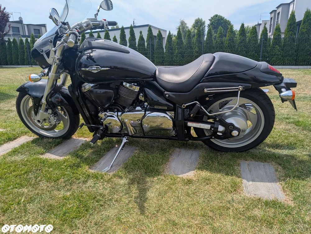 Suzuki Intruder - 1