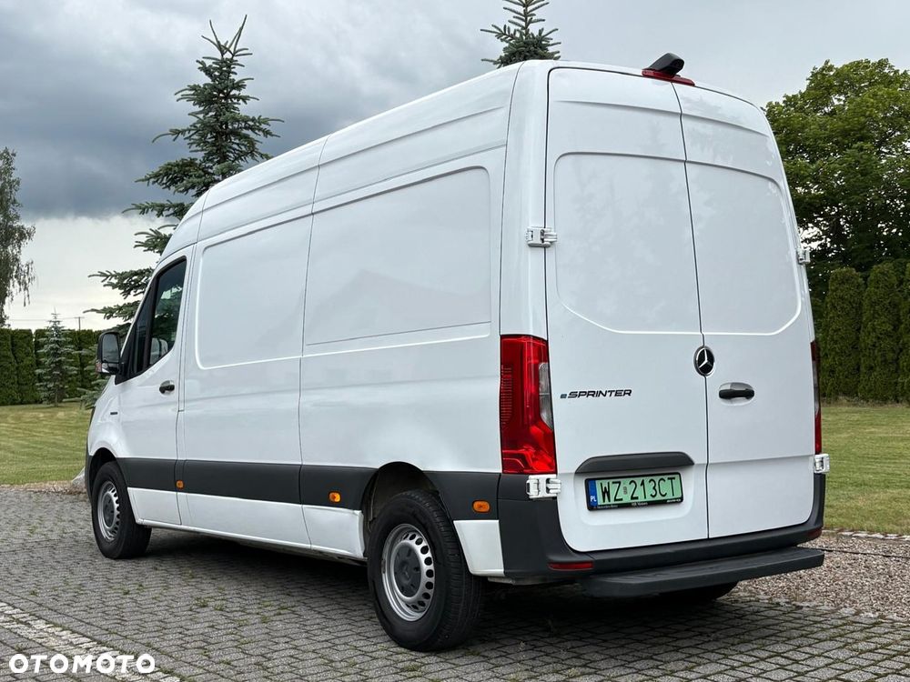 Mercedes-Benz Sprinter - 9