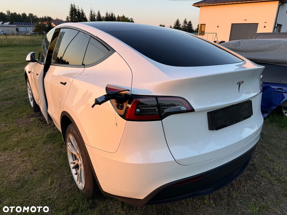 Tesla Model Y RWD - 8