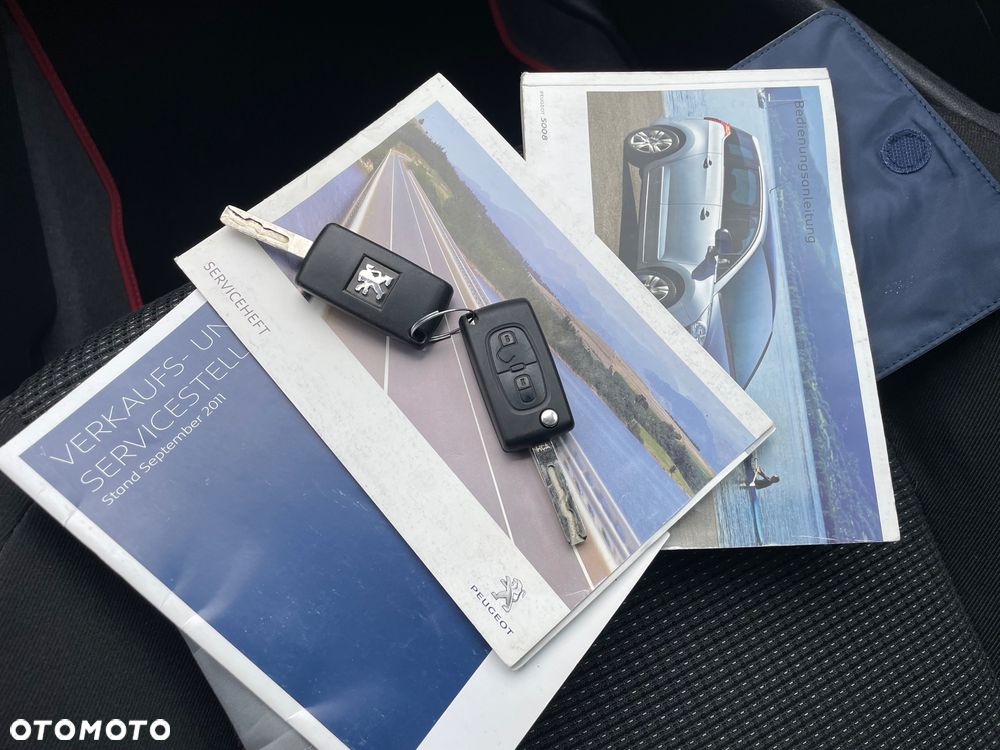 Peugeot 5008 HDI FAP 150 Family Plus - 37