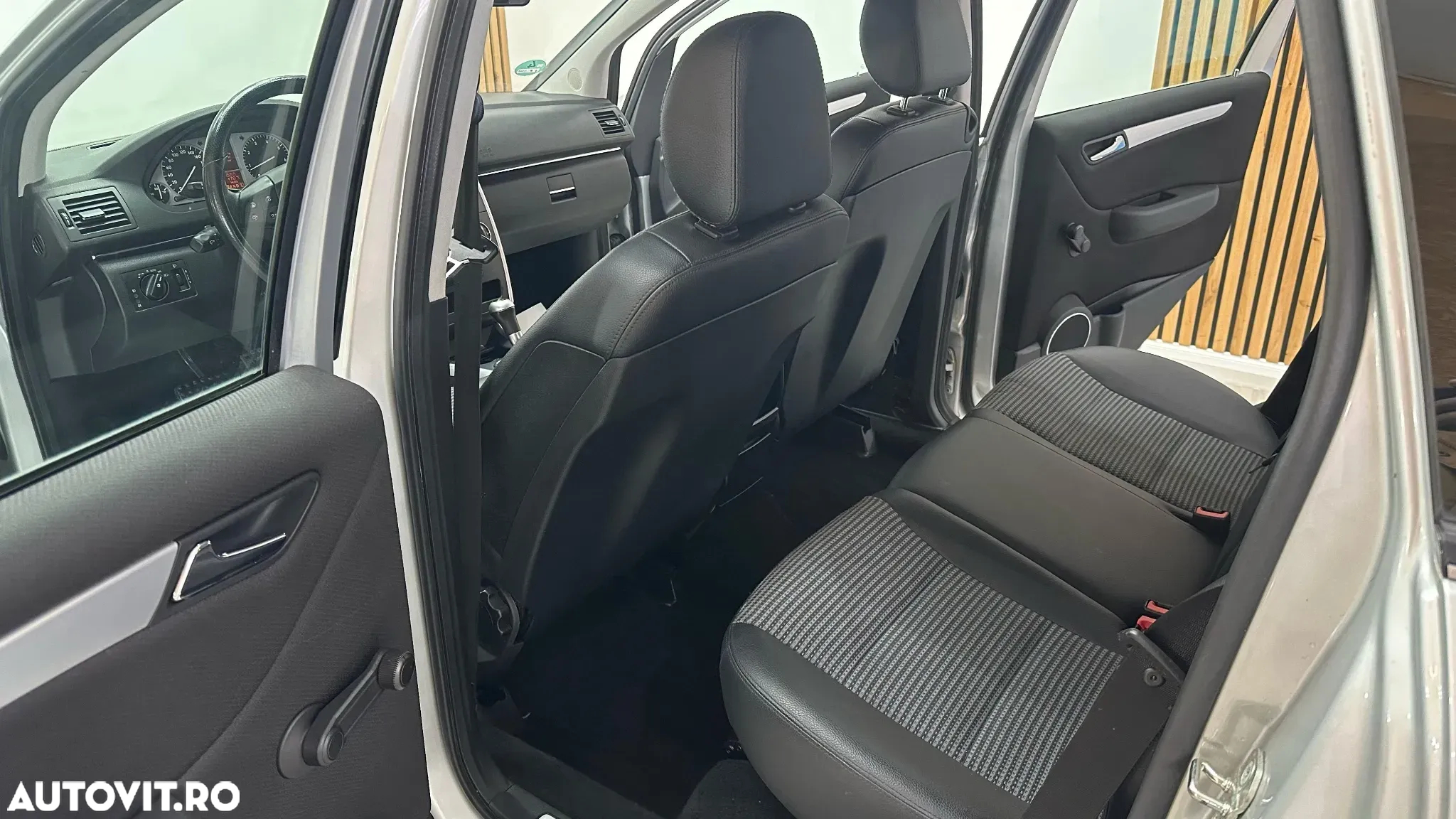 Mercedes-Benz B 200 Autotronic - 14
