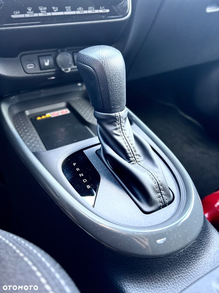 Toyota Aygo X Hybrid 1.5 Style e-CVT - 13