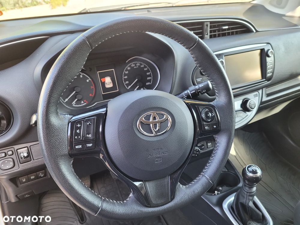 Toyota Yaris - 12