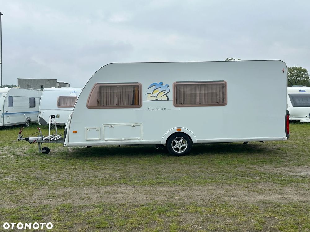 KNAUS 500 SUDWIND z przedsionkiem, napędem i łóżkami piętrowymi. - 4