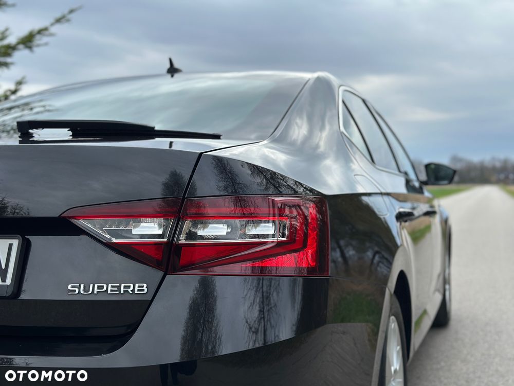 Skoda Superb 2.0 TDI Premium Edition - 8