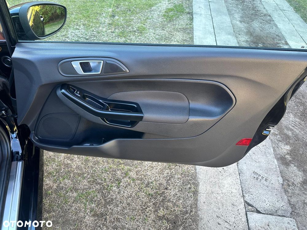 Ford Fiesta 1.0 EcoBoost S&S ST-LINE X - 23