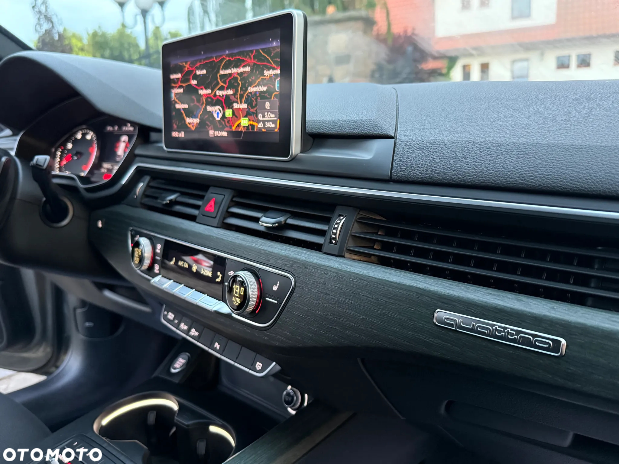 Audi A4 Avant 40 TDI quattro S tronic S line - 8