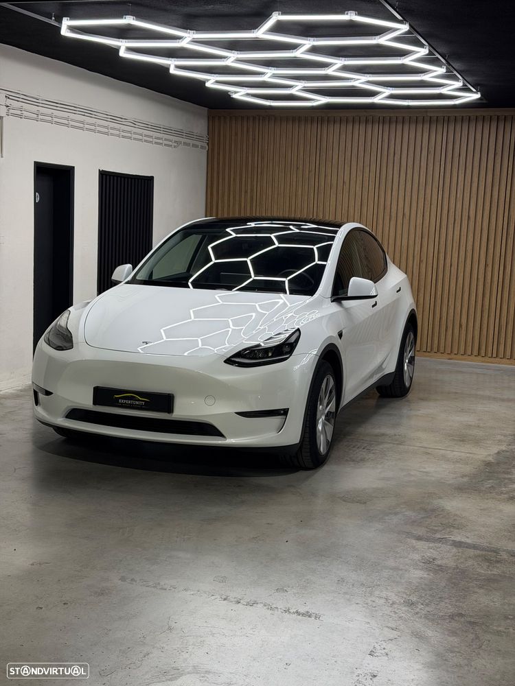 Tesla Model Y - 3