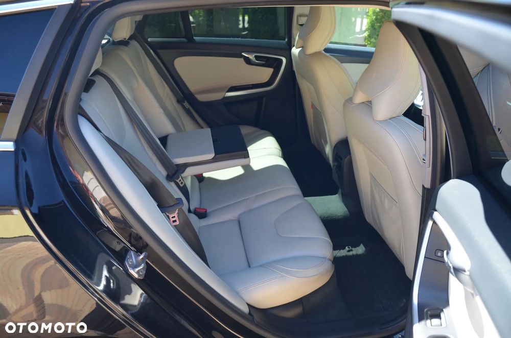 Volvo V60 B4 D Geartronic RDesign - 23
