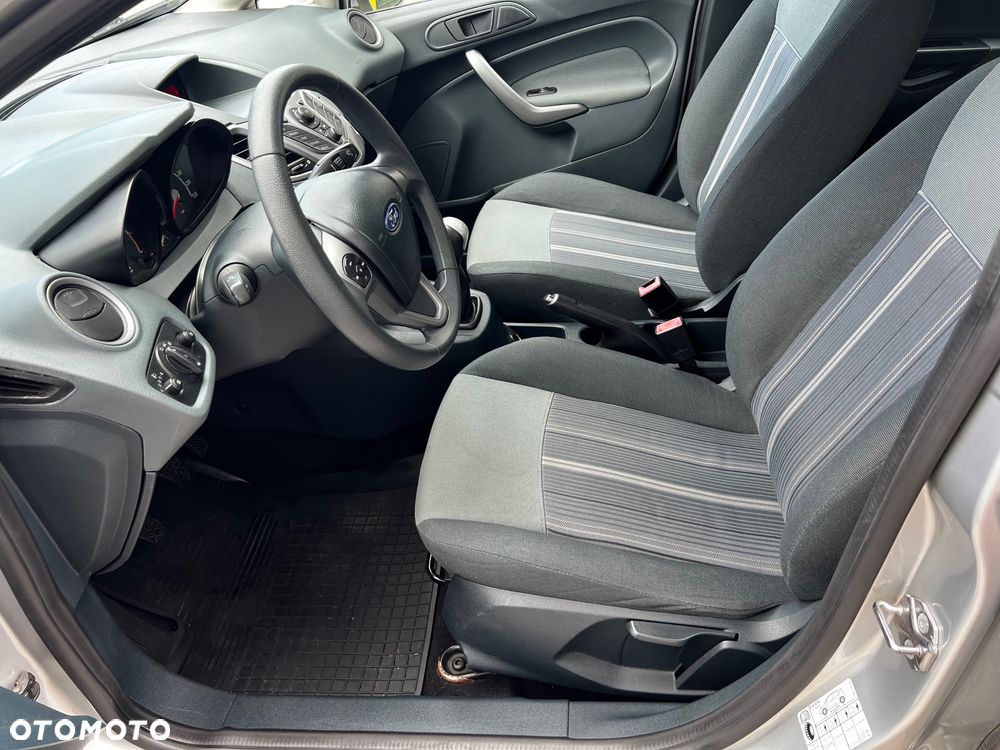 Ford Fiesta 1.25 Ambiente - 14