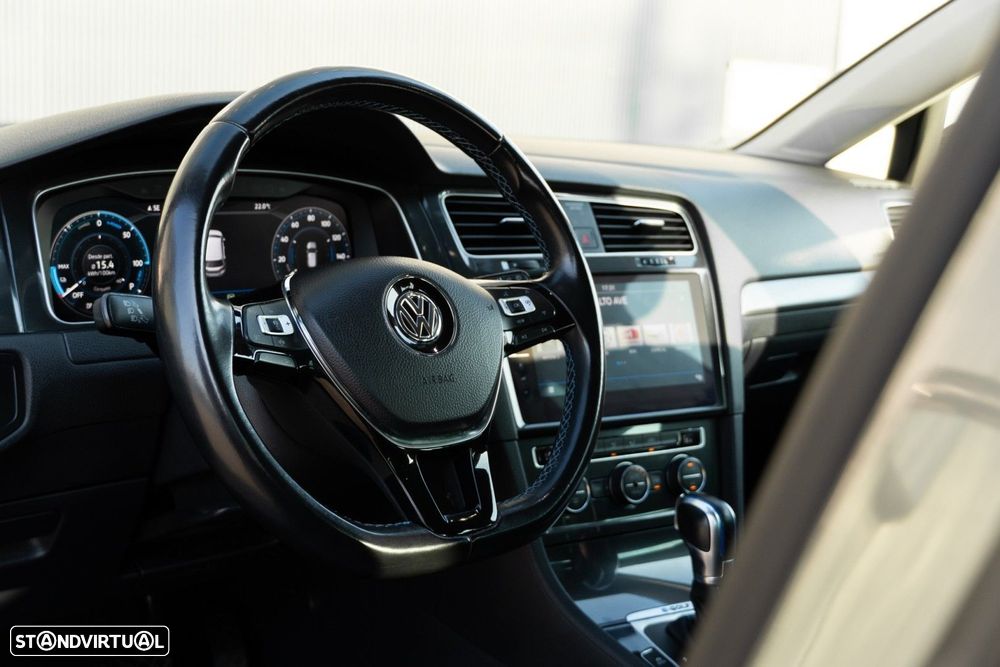 VW e-Golf AC/DC - 11