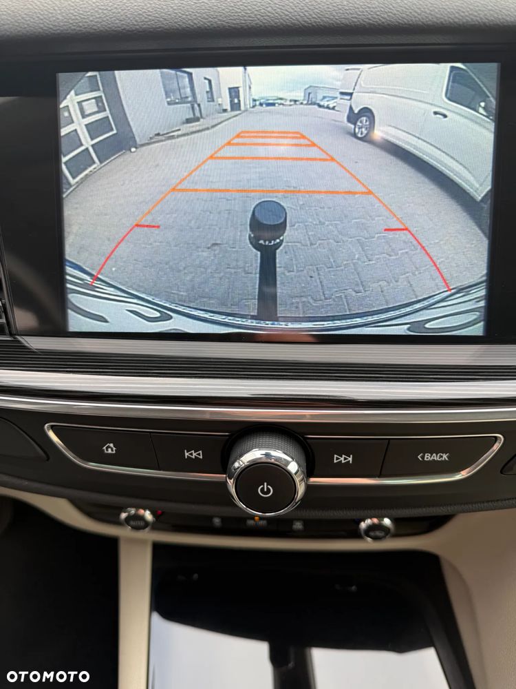Opel Insignia - 32