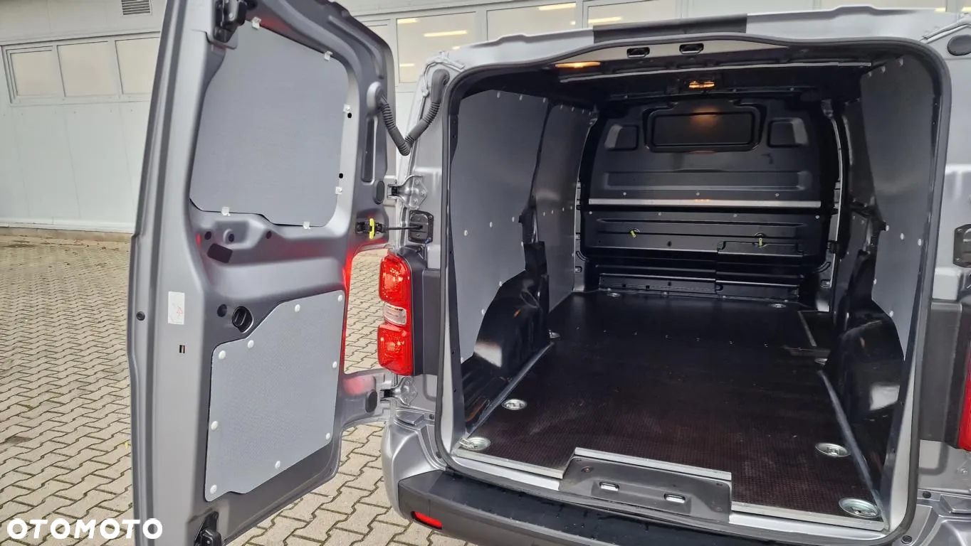 Opel Vivaro Extra Long - 17