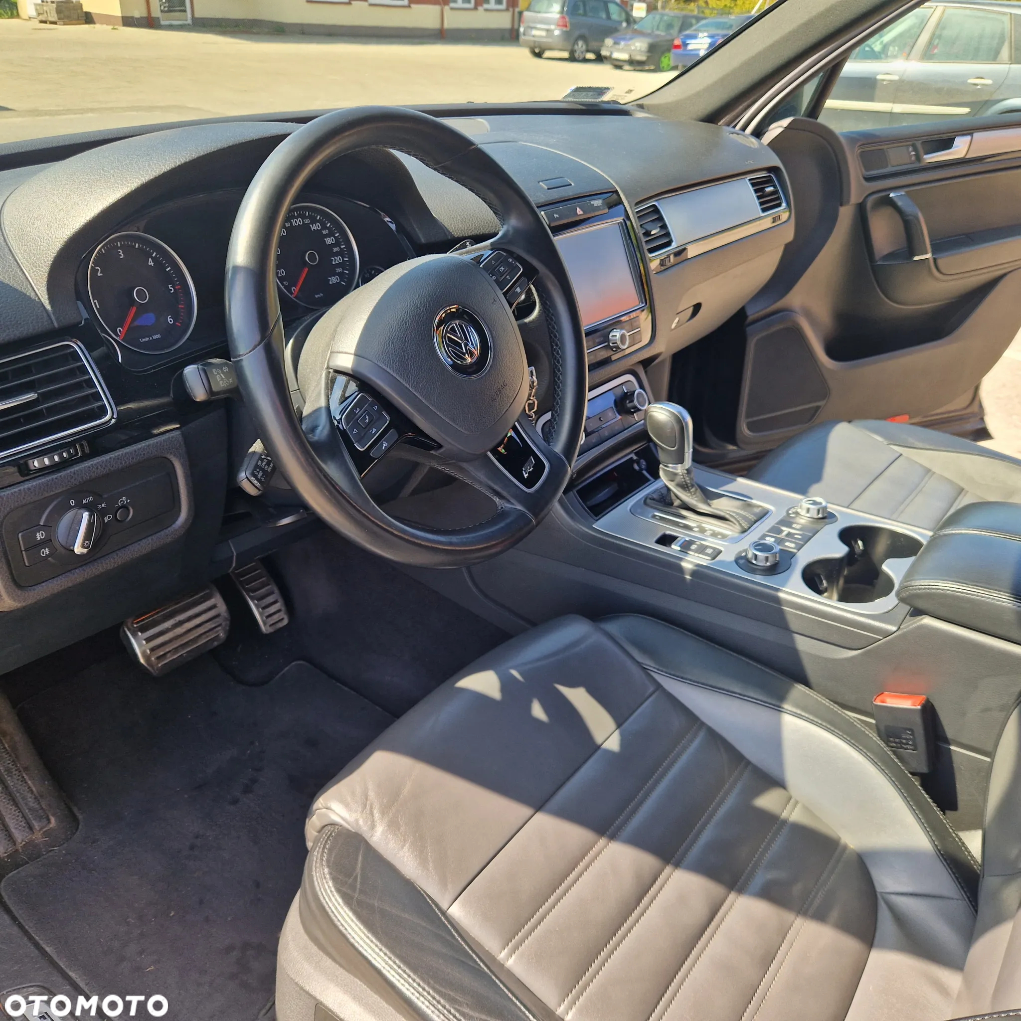 Volkswagen Touareg 3.0 V6 TDI BMT R-Style - 12