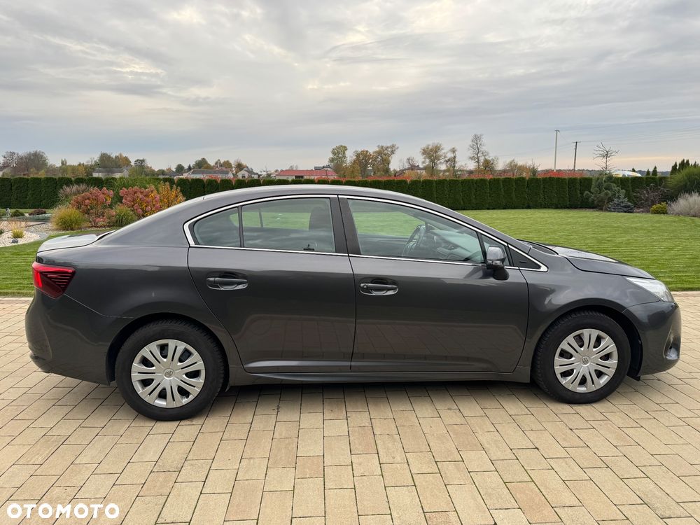 Toyota Avensis - 8