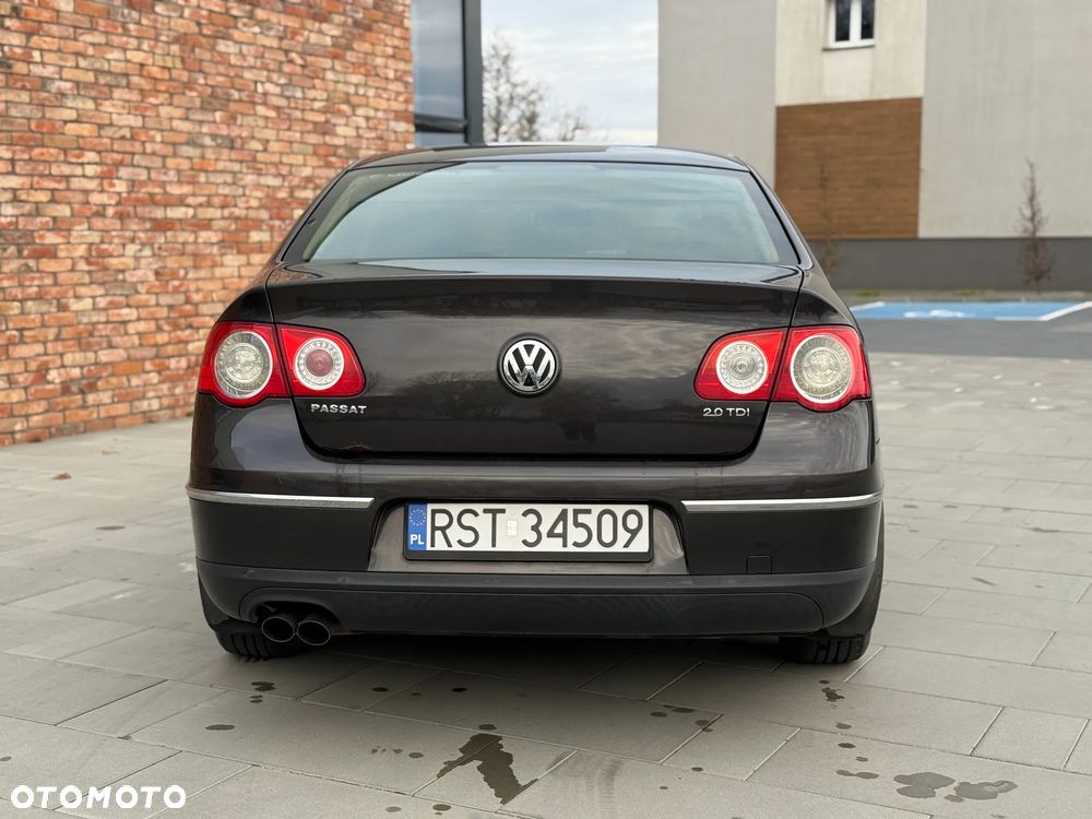 Volkswagen Passat 2.0 TDI DPF Highline - 8