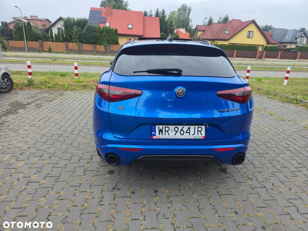 Alfa Romeo Stelvio 2.0 Turbo TI Q4 - 9