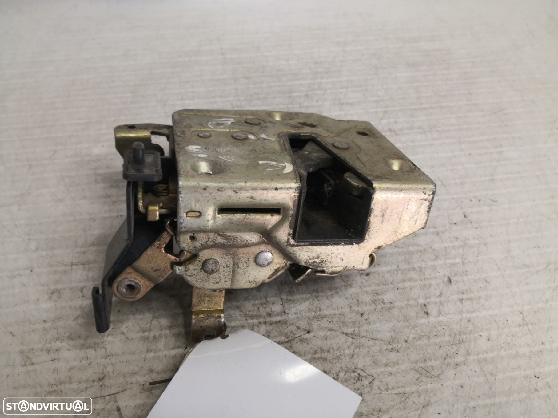 Fecho Da Porta Trás Dto Bmw 3 (E30) - 2