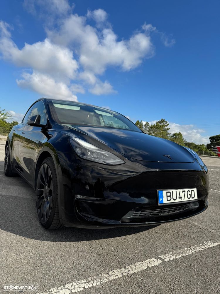 Tesla Model Y Performance Dual Motor AWD - 3