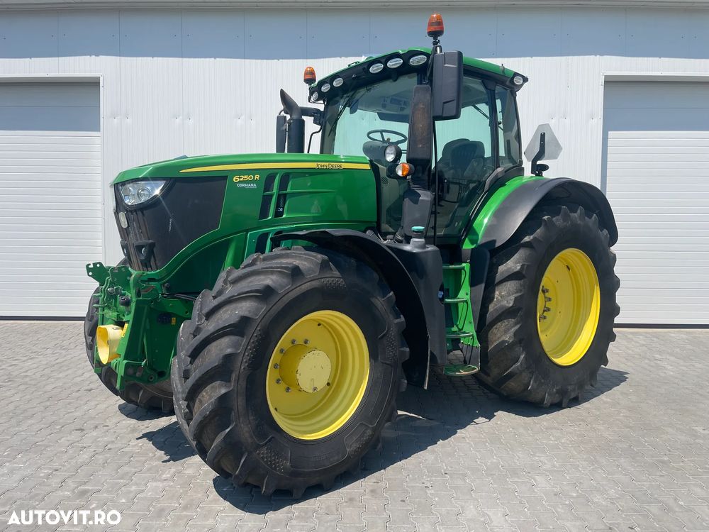 John Deere 6250R - 1