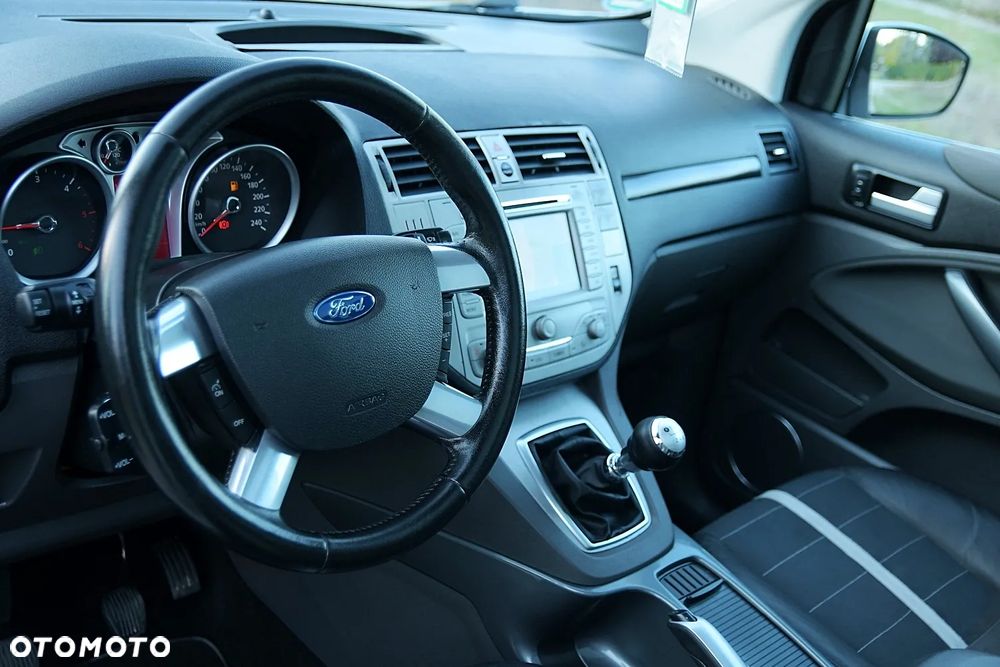 Ford Kuga - 28