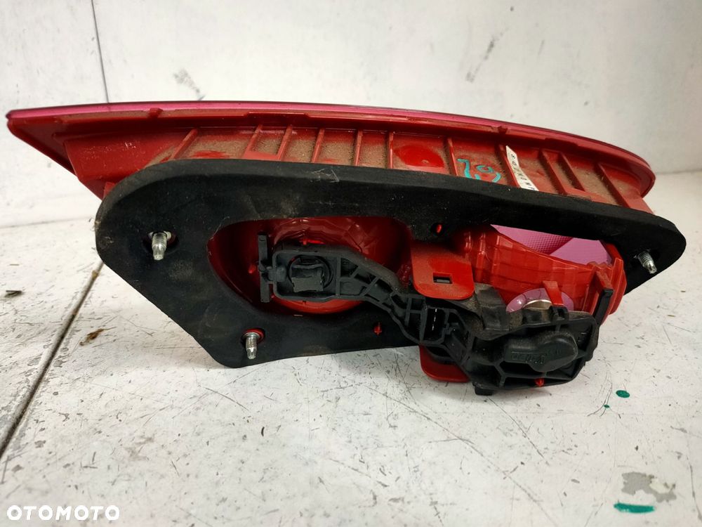 lampa prawy tył w klapę leon ii lift 1p0945094f - 4