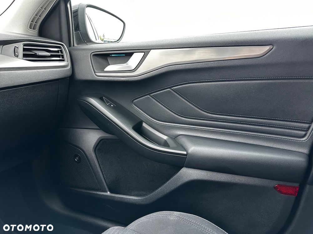 Ford Focus 2.0 EcoBlue Titanium Business - 29