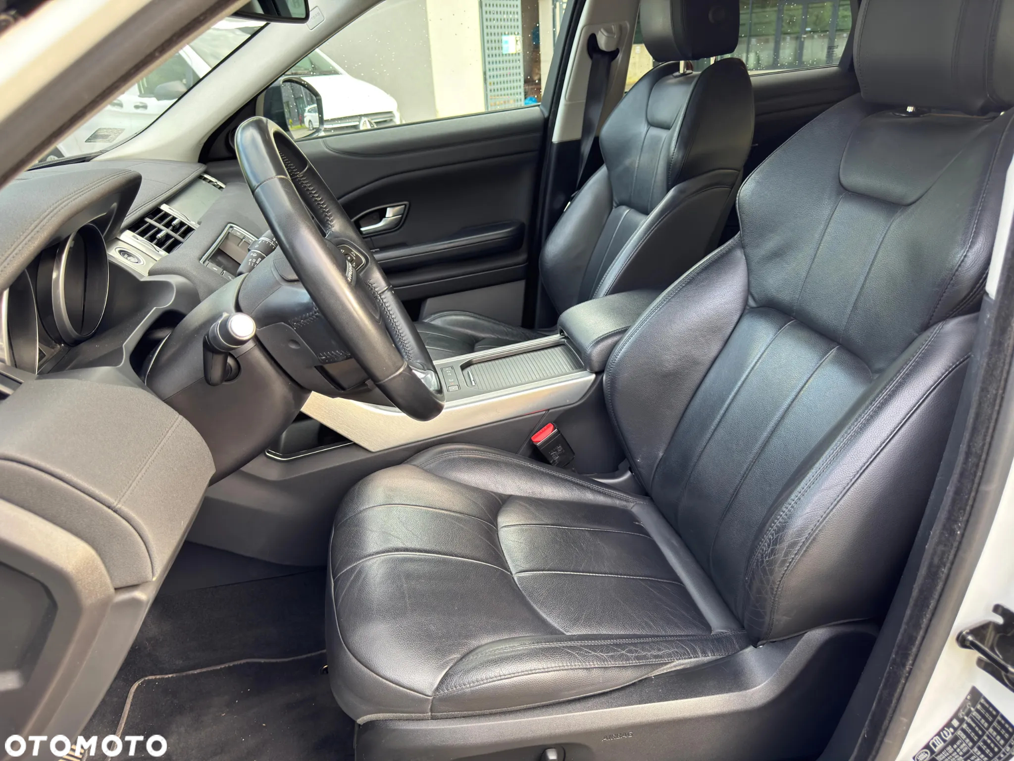 Land Rover Range Rover Evoque - 16