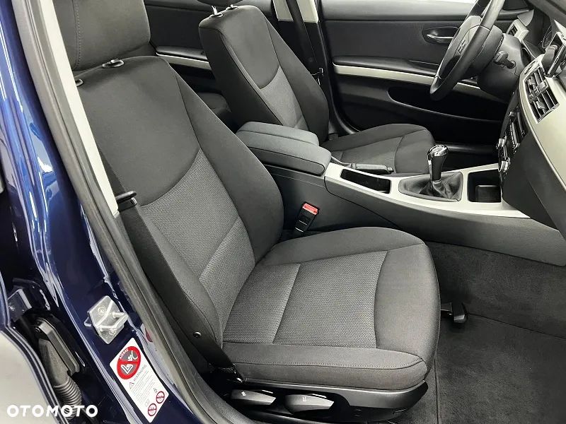 BMW Seria 3 320d - 21