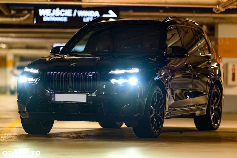 BMW X7 2023 photo 2