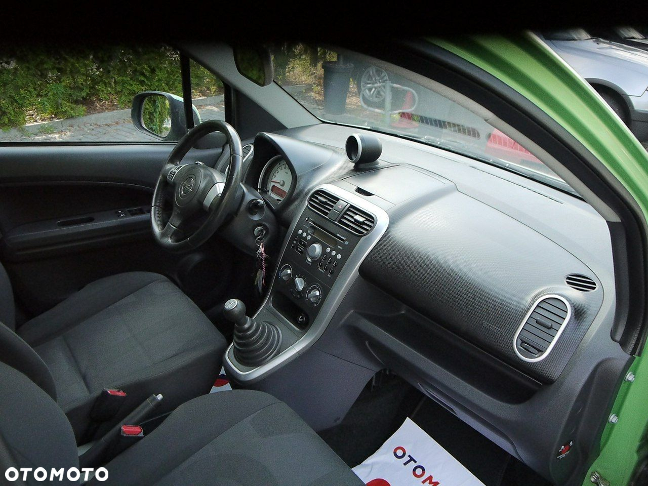 Opel Agila 1.0 - 22