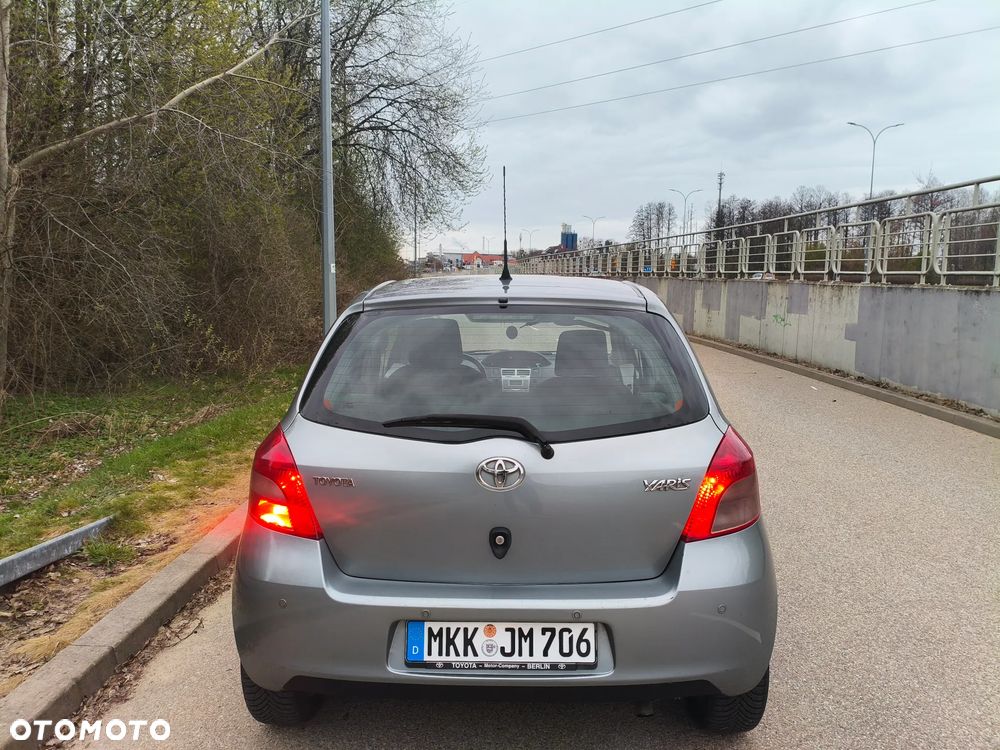 Toyota Yaris 1.3 VVT-i Team - 11