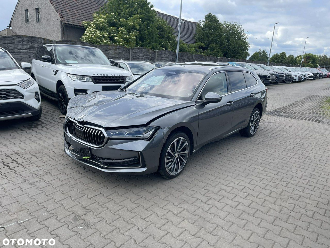 Skoda Superb 2.0 TDI SCR 4x4 L&K DSG - 2