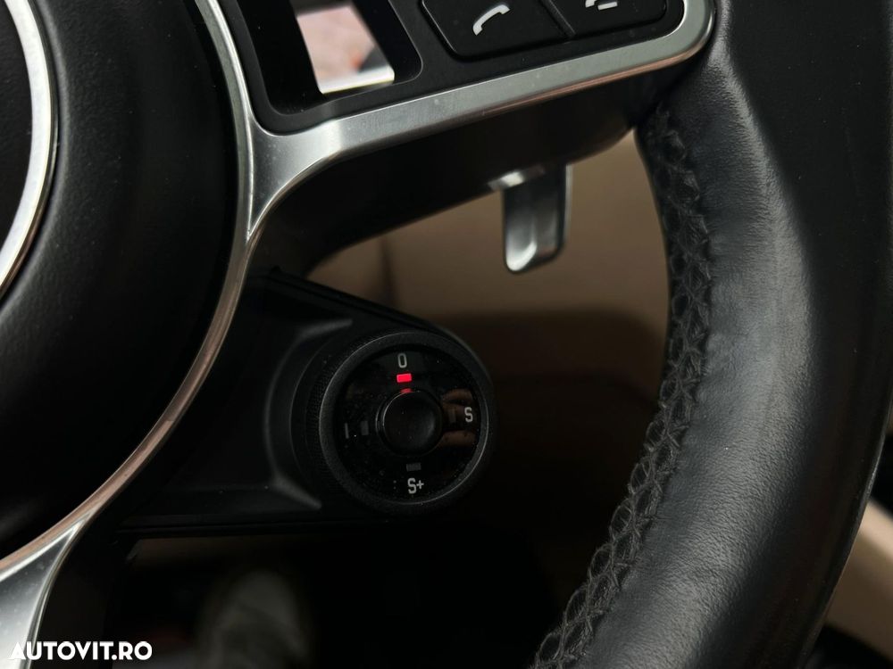 Porsche Cayenne - 21