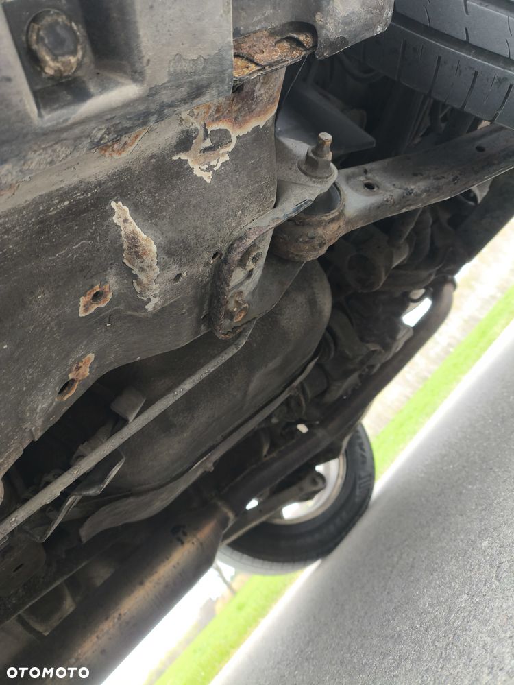 Suzuki Grand Vitara 2.0 Comfort + - 36