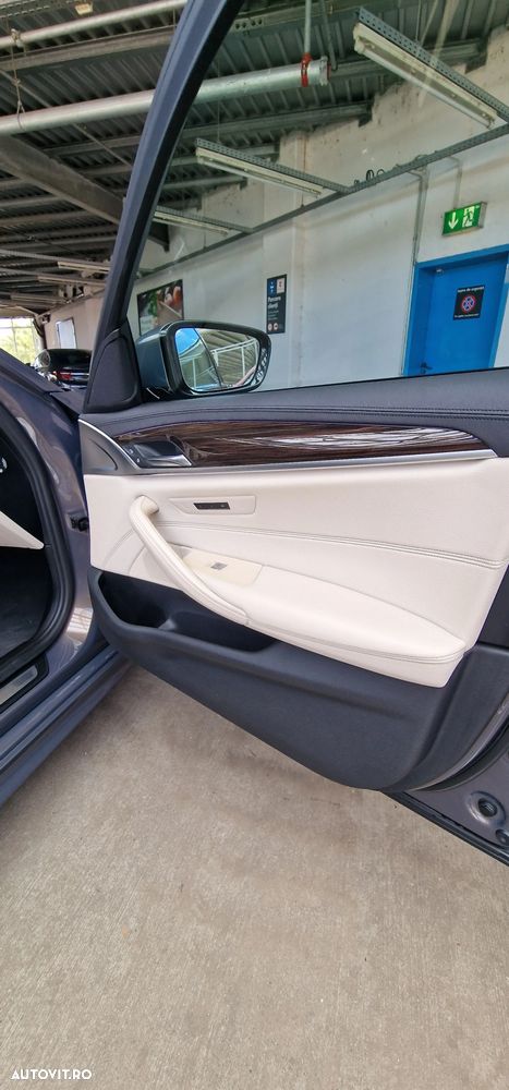 BMW Seria 5 530i xDrive AT - 15