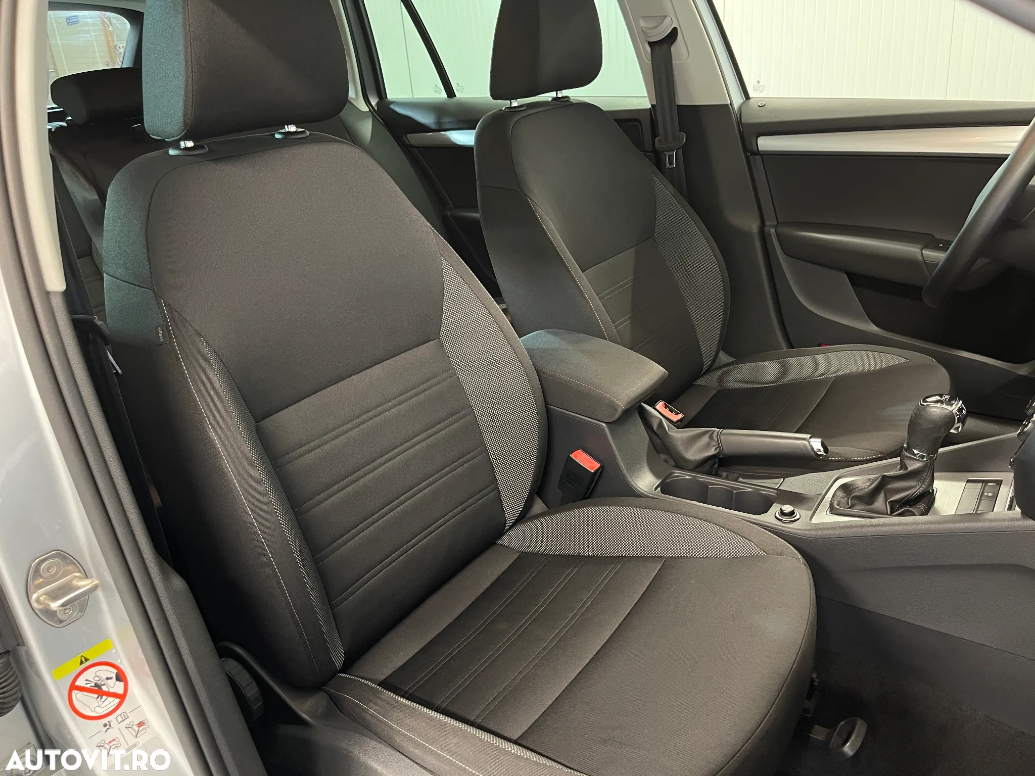 Skoda Octavia Combi 2.0 TDI DSG Style - 9