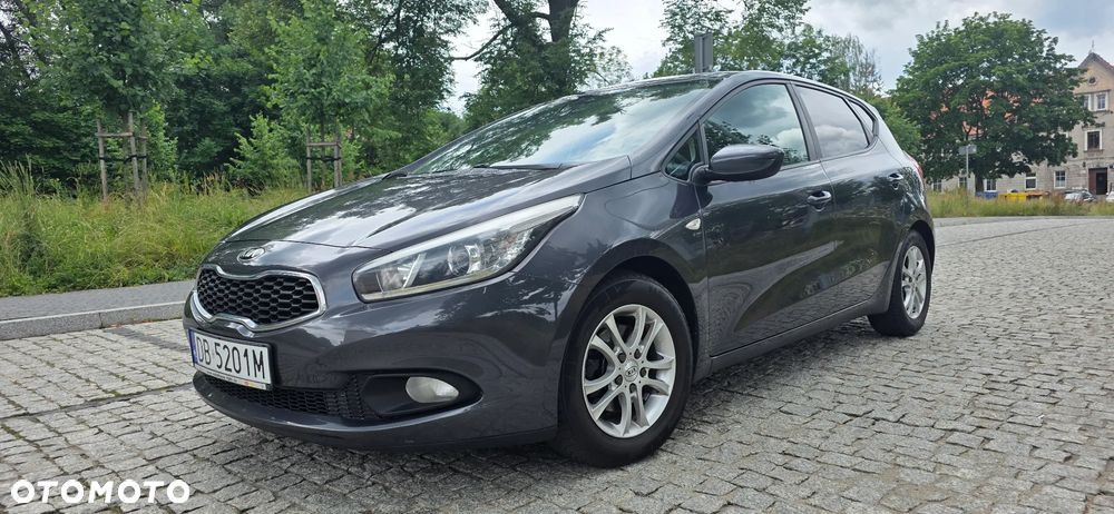 Kia Ceed - 12