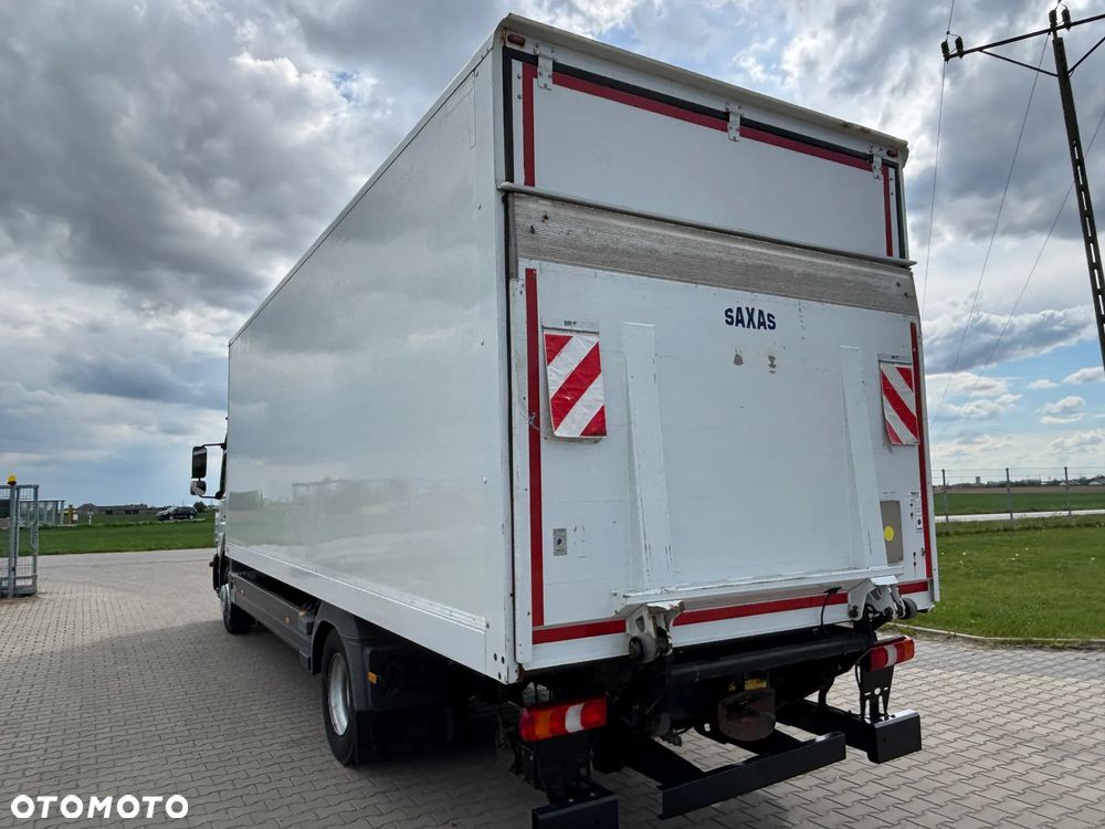 Mercedes-Benz ATEGO 1227 kontener z windą ,  kabina sypialna , webasto, klimatyzacja, niski przebieg , bezwypadkowy. (nie 1224, 1230) - 9