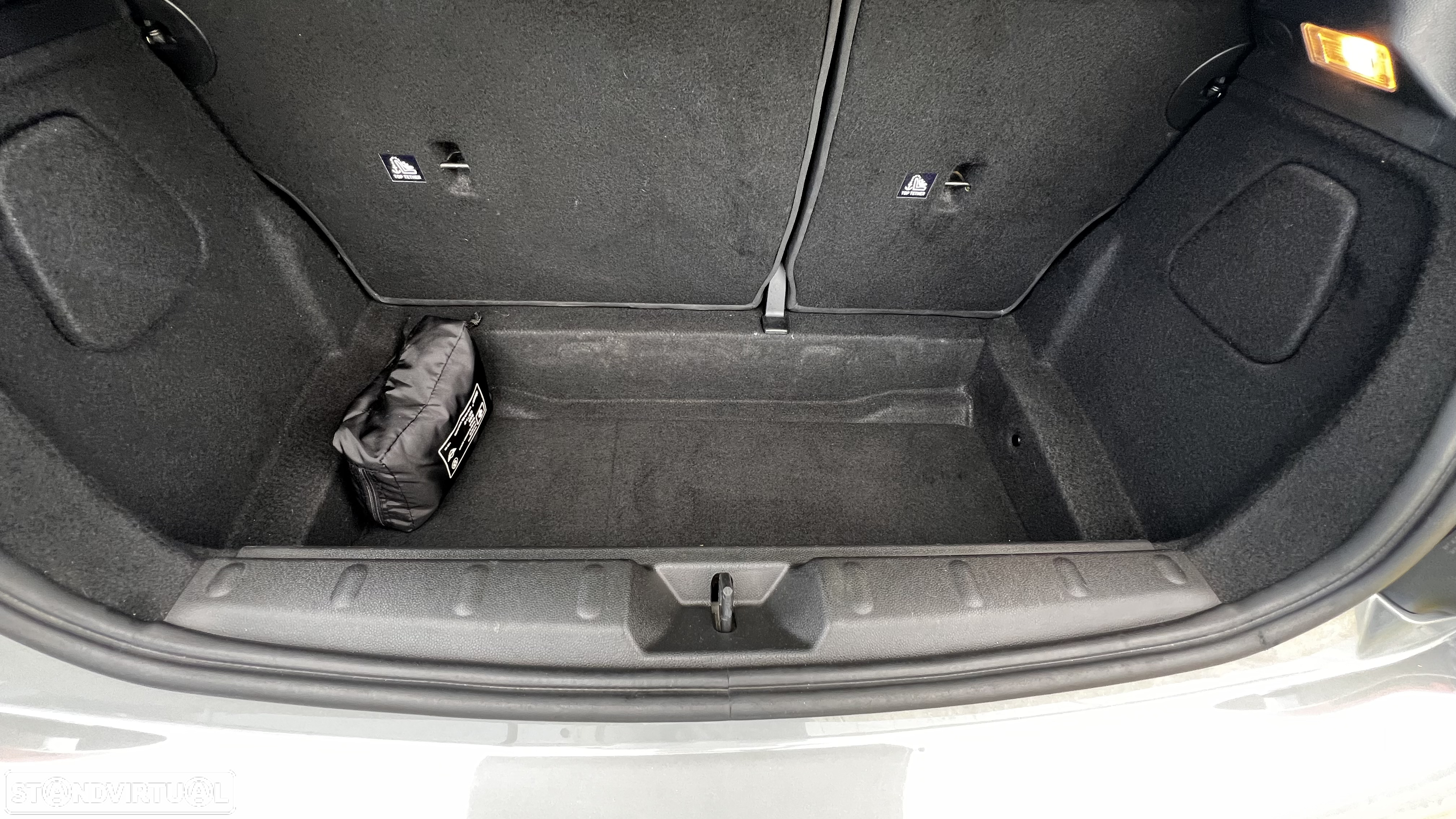 MINI 3 Portas One D - 32