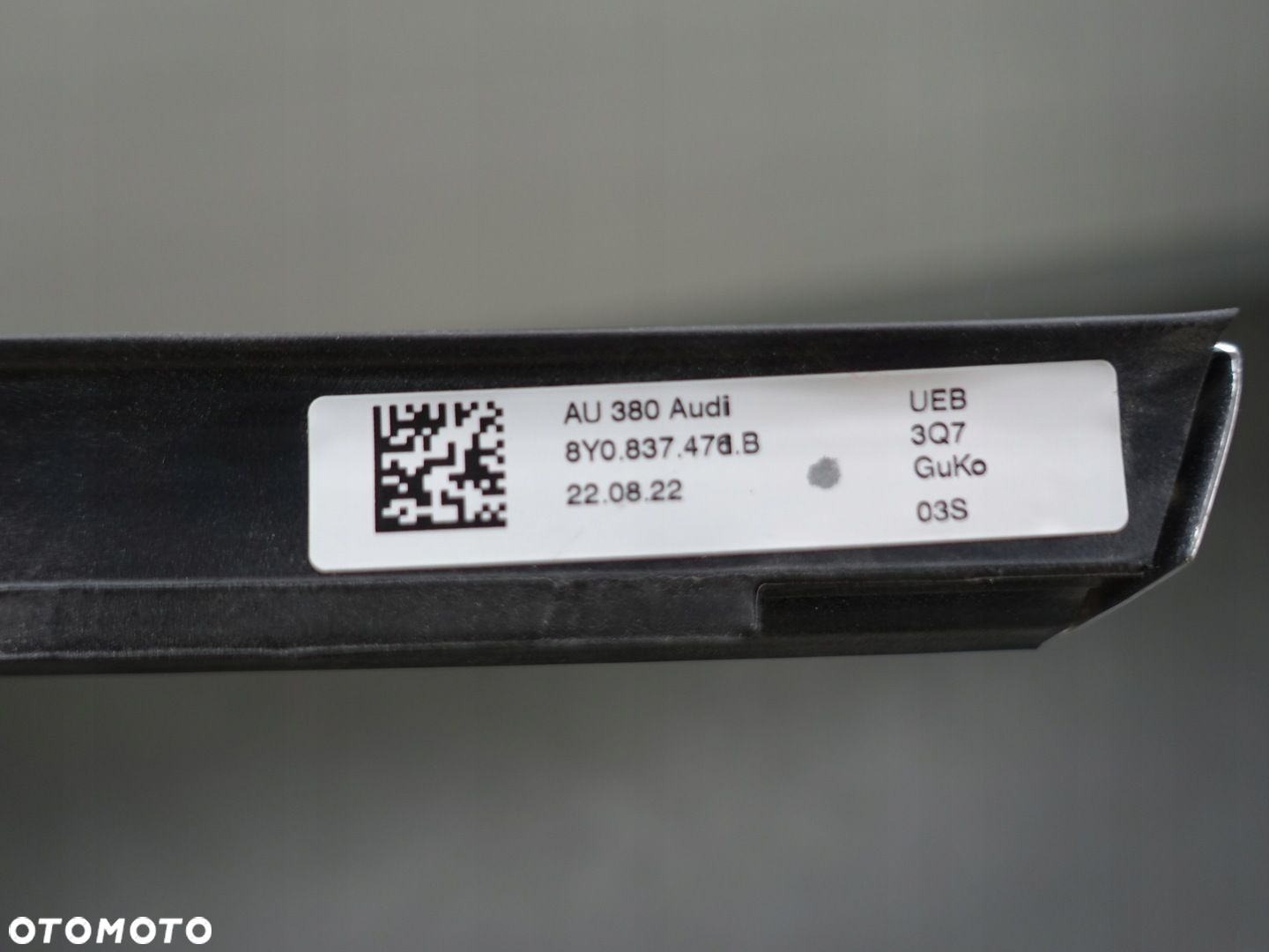 LISTWA ZGARNIAJĄCA DRZWI PRAWA PRAWY PRZÓD AUDI A3 S3 8Y 8Y0837476B - 2